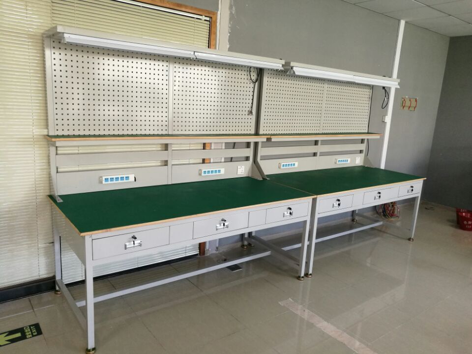 防靜電工作臺(tái)